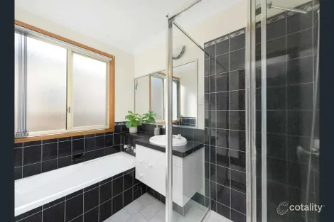 Property photo of 3 Jenail Place Horsley NSW 2530