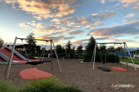 22 Louisville Dr, Thornhill Park, VIC 3335