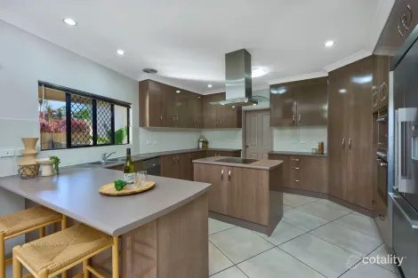 Property photo of 45 Sunbird Drive Woree QLD 4868