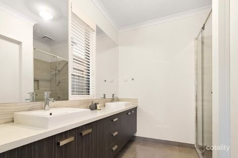 Property photo of 12 Canunda Way Tarneit VIC 3029