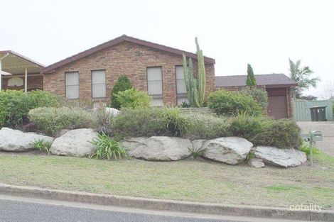 2 Ainslie Pl, Ruse, NSW 2560