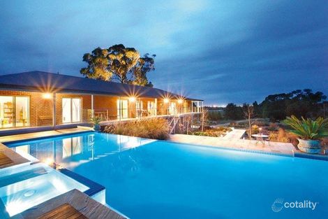 4 Sugargum Cl, Invermay, VIC 3352