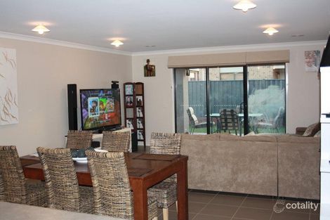 Property photo of 28 Landini Circuit Cranbourne North VIC 3977