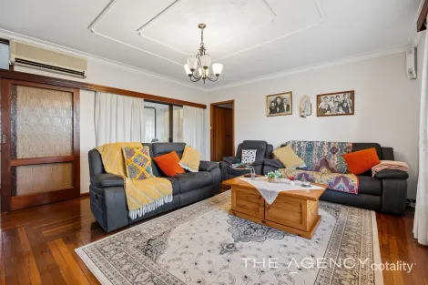Property photo of 1 Cornhill Crescent Alexander Heights WA 6064