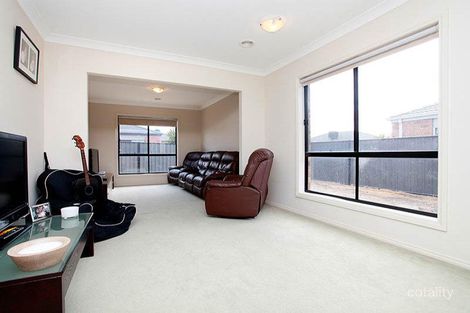 Property photo of 14 Bothwell Green Derrimut VIC 3026