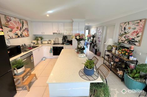 Property photo of 18 Macleod Circuit Pakenham VIC 3810