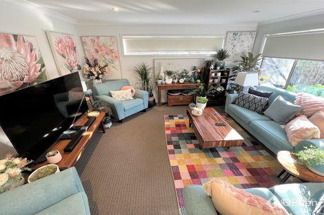 Property photo of 18 Macleod Circuit Pakenham VIC 3810