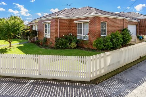 Property photo of 1/3 Fonteyn Drive Wantirna South VIC 3152