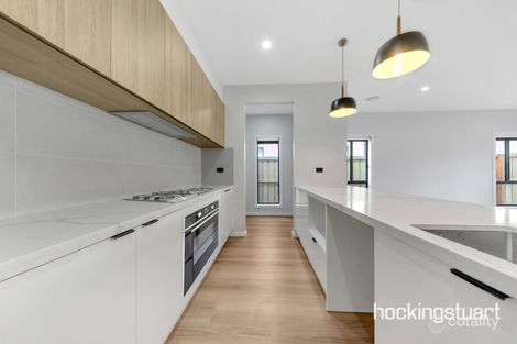 Property photo of 51 Satinwood Crescent Donnybrook VIC 3064