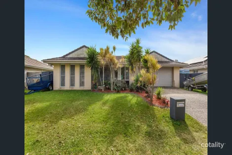 12 Adam St, Beachmere, QLD 4510