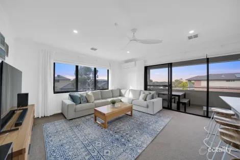 Property photo of 10 Allunga Way Werribee VIC 3030