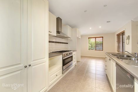 Property photo of 34 Sittella Drive Berwick VIC 3806