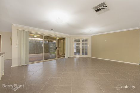 Property photo of 34 Sittella Drive Berwick VIC 3806