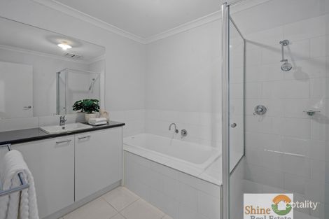 Property photo of 70 Willow Glen Boulevard Cranbourne VIC 3977