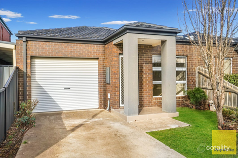 2/28 Orlando Dr, Truganina, VIC 3029
