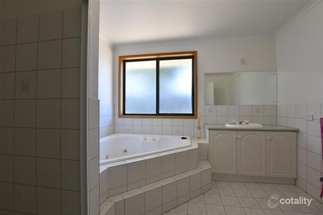 1 Rockbourne Gr, Seaford, SA 5169