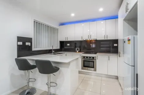 Property photo of 21 Turquoise Crescent Bossley Park NSW 2176