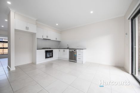2/62 Unitt St, Melton, VIC 3337