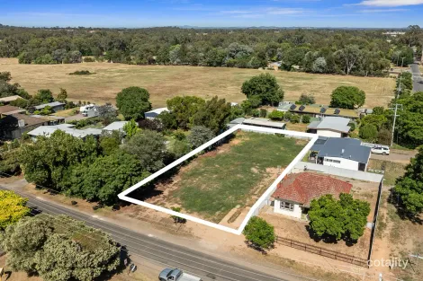 Property photo of 24 Queen Street Avenel VIC 3664