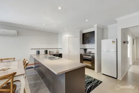 Property photo of 16 Viewside Crescent Craigieburn VIC 3064