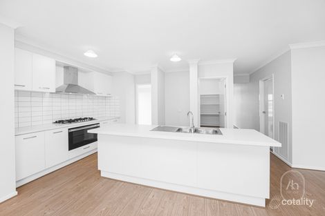 Property photo of 2 Hertford Place Strathtulloh VIC 3338