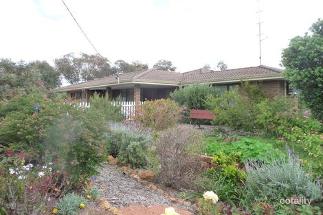 86 Henry Rd, York, WA 6302