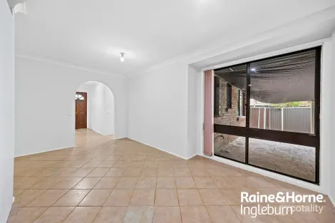 Property photo of 58 Adrian Street Macquarie Fields NSW 2564