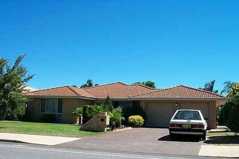 129 Forest Lakes Dr, Thornlie, WA 6108