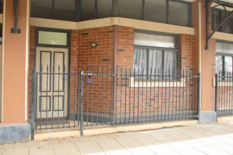 4/2 Burt St, Boulder, WA 6432