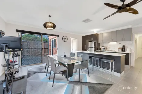 Property photo of 1/3 Bunya Place Werribee VIC 3030