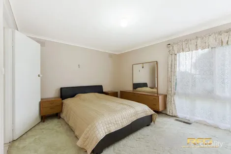 Property photo of 24 Wintersun Drive Albanvale VIC 3021