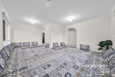 Property photo of 15 Meredith Crescent Hampton Park VIC 3976