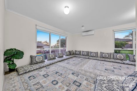 Property photo of 15 Meredith Crescent Hampton Park VIC 3976