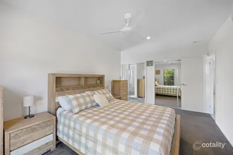 Property photo of 60 Iris Road Kirkwood QLD 4680