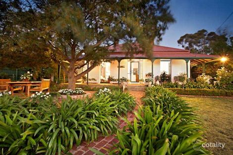 8 Earimil Dr, Mount Eliza, VIC 3930