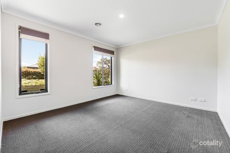 Property photo of 10 Hassett Lane Cranbourne West VIC 3977