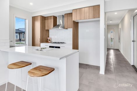 Property photo of 2 Porter Street Werribee VIC 3030