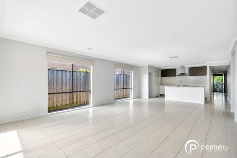 Property photo of 2 Caleana Court Cranbourne North VIC 3977