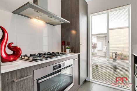 11/12 Willespie Dr, Pearsall, WA 6065