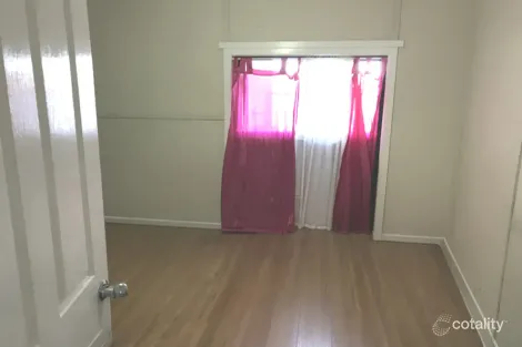 Property photo of 30 Smallacombe Street Tara QLD 4421