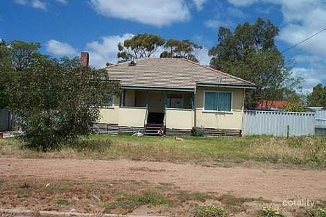 18 Yalbaroo Rd, Northam, WA 6401