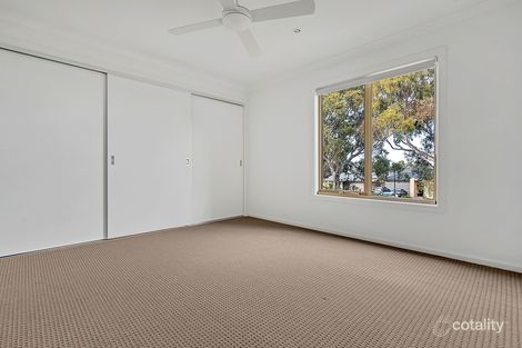 Property photo of 10 Etheridge Lane Craigieburn VIC 3064