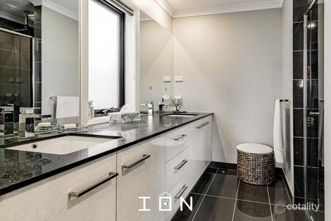 Property photo of 14 Queensberry Street Cranbourne West VIC 3977