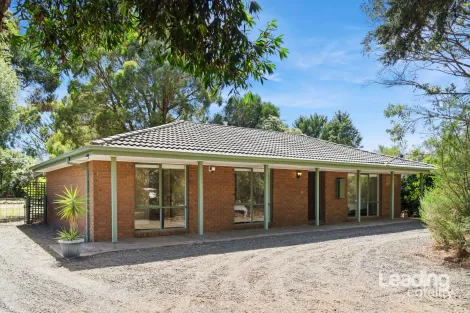 Property photo of 3 Digby Drive Romsey VIC 3434