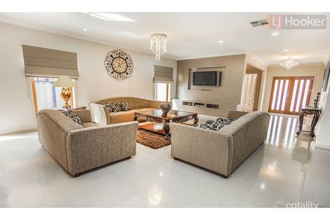 Property photo of 26 Biltmore Crescent Roxburgh Park VIC 3064