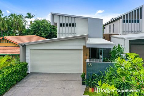35 Ernest St, Labrador, QLD 4215