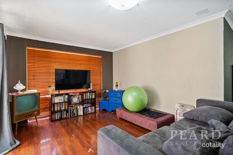 Property photo of 330 Illawarra Crescent South Ballajura WA 6066
