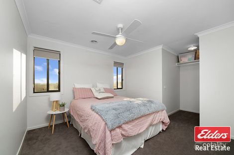 Property photo of 48 Yallaroo Chase Werribee VIC 3030