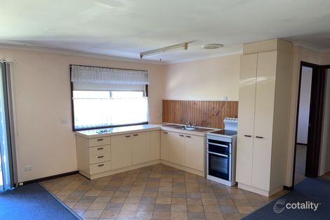 18 Yarralumla Cres, Tomakin, NSW 2537