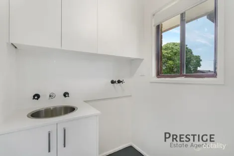 Property photo of 7 Ash Close Bossley Park NSW 2176